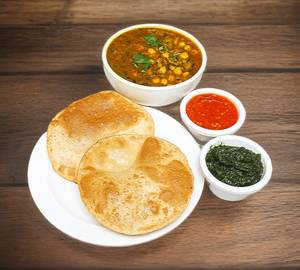 Chole with 5 poori