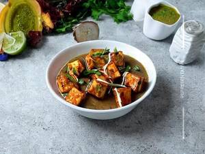 Paneer Black Pepper Gravy