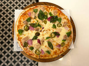 Classic Chicken Pizza