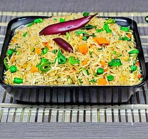 Veg Singapore Fried Rice 