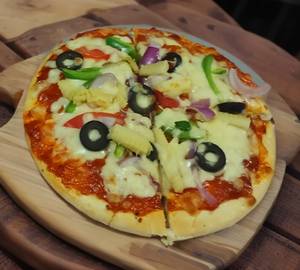 Farmhouse Pizza (Regular) + Cold Drinks