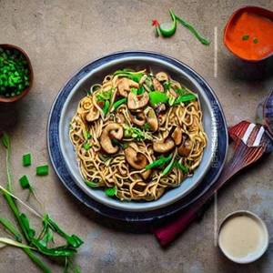 Paneer Mushroom Noodles