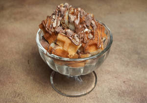 Kitkat Crunch Waffle Sundae