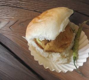 1 Vada Pav