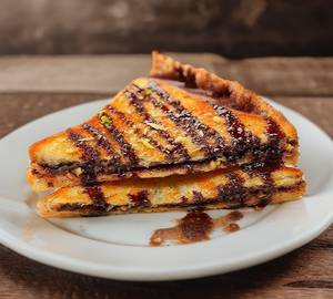 Chocolate Cheese Grilled Sandwich