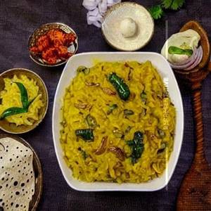 Ghotala Khichdi Veg