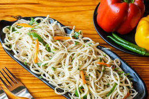 Veg Hakka Noodles