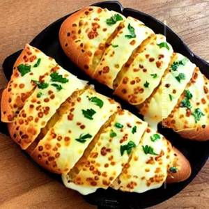 Cheese Chilli Garlic Bread
