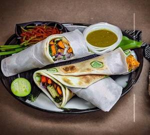 Veg Chowmein Paneer Roll