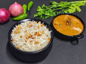 Ghee Rice With Chicken Gravy