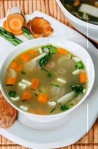 Veg clear soup