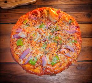 Onion + capsicum pizza