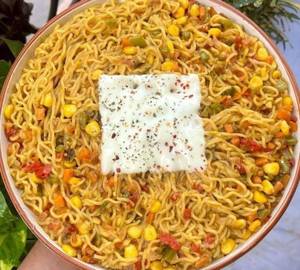 Cheese vegetable masala maggi