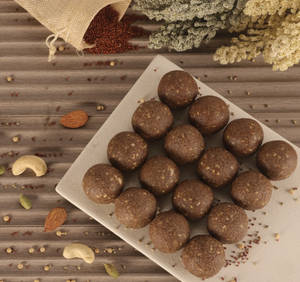 Multi Millets Laddoo 200g (6 Pcs)