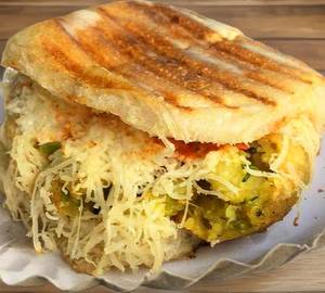 Grilled cheese vadapav