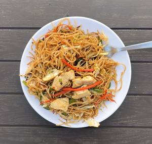 Chicken Hakka Noodles 750Ml