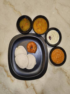 Idly(3),vadai(1)+sweet Combo