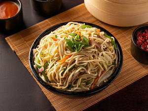 Veg Hakka Noodles