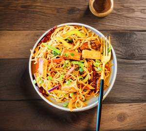 Paneer schezwan noodles