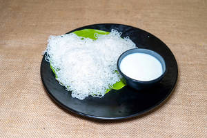 Idiyappam With Kadala Curry [3 Pcs]