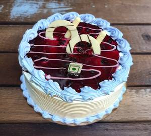 Eggless blueberry mini cake