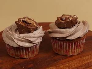 Caramel Bento Red Coffee Cupcakes