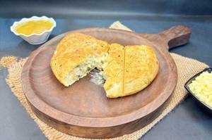 Chilly Cheese Garlic Bread