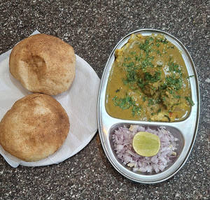 Chicken Ross Omelette Poee [2 Poee]