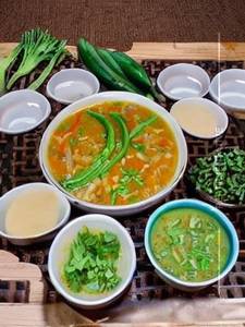 Veg Khow Suey Soup
