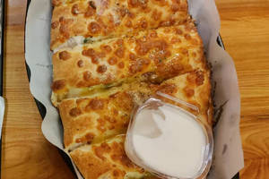 Corn & Cheese Garlic Bread With Peach Ice Tea
