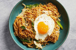 Egg Hakka Noodles