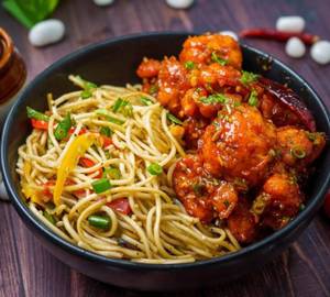 Veg Noodles with Gobi Manchurian 