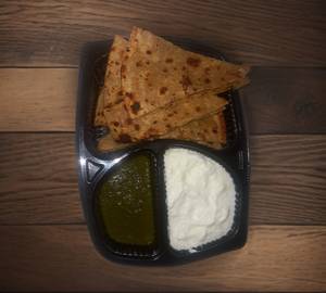 Aloo Paratha[4Pc] + Dahi+ Hari Chatni+ Achaar