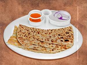 Paneer Paratha  With Curd