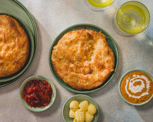 Butter Chicken Kulcha With White Butter, Dal Makhani & Tomato Murabba