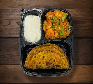 Thepla with sukhi bhaji