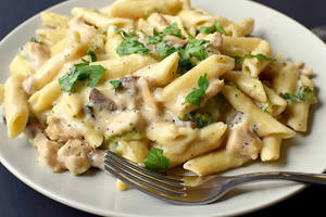White Sauce Chicken Pasta