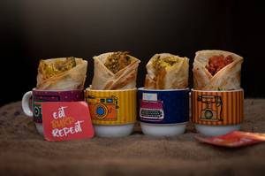 Assorted Cutting Rolls Pack Of 8 [Non Veg]