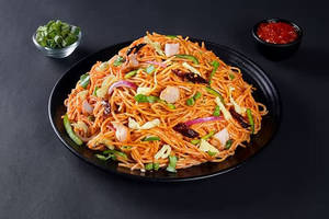 Schezwan Chicken Hakka Noodles