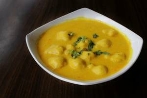 Curry pakoda