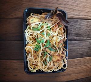 Chicken hakka noodles [full]