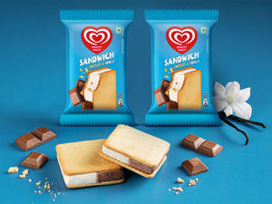 Sandwich Chocolate and Vanilla [90ml x 2pcs]