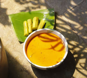 Raw Mango & Drumsticks Curry / Nair's Moringaka Manga Ozichukuttan