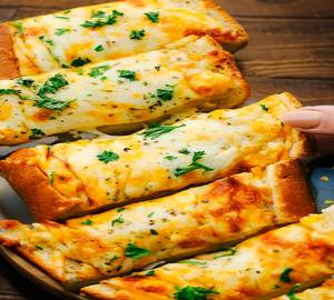 Cheese garlic bread