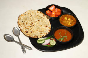 Matar Paneer With 2 Butter Roti