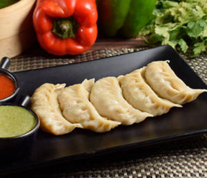 Veg mix steamed momos [5 pieces]