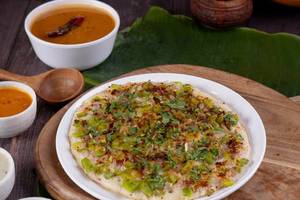 Onion, Capsicum Uttapam