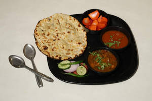 Shahi Paneer With 3 Butter Roti