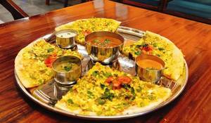 Paneer Capsicum Uttapam