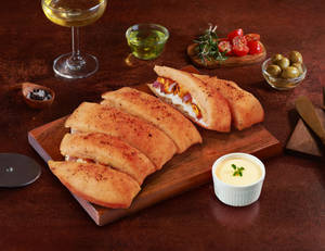 Paneer Stuffed Garlic Breadsticks + Cheesy Dip ...
